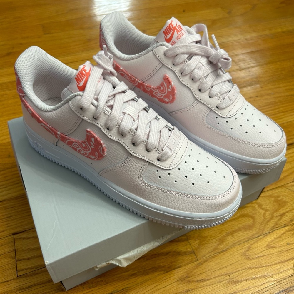 Nike Air Force 1 '07 - Picture 1 of 4
